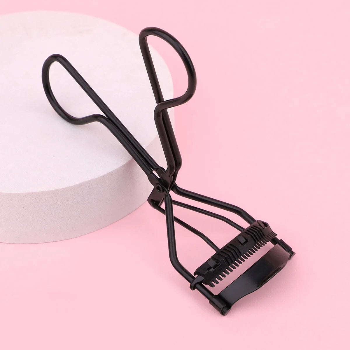 Eyelash curler